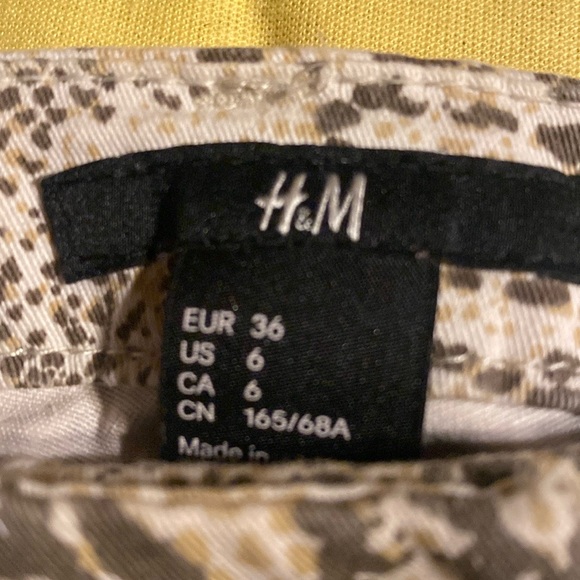 SUPER SLIM-FIT SNAKE PRINT PANTS - Picture 3 of 4